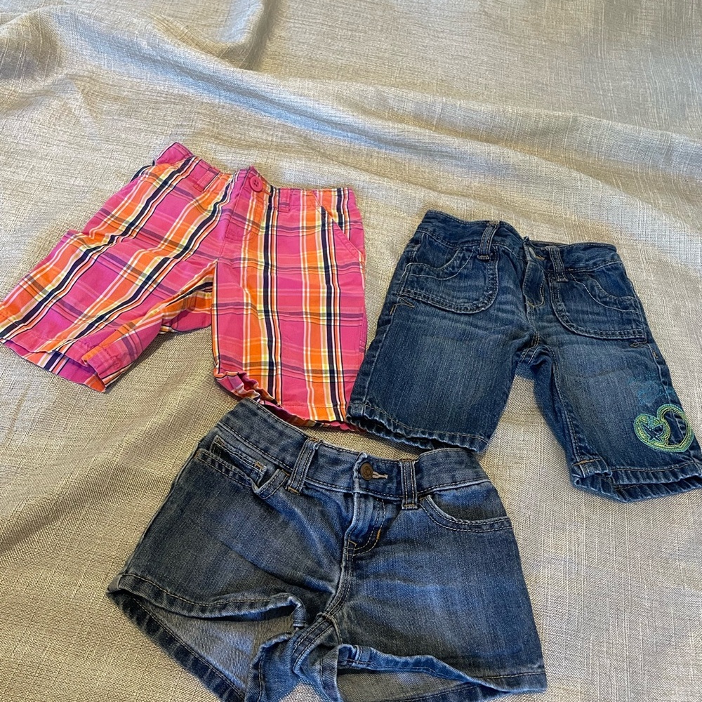 13 Piece Lot of Girls Size 5 Summer Clothes.